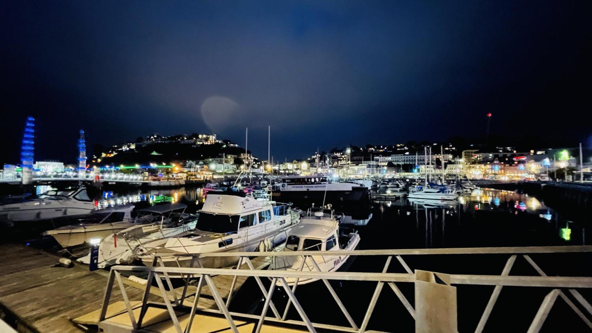 Апартаменты Harbour Breeze - Contemporary Waterside Bolthole On Torquay'S Iconic Marina Экстерьер фото